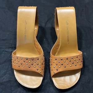 UN United Nude tan leather slide sz 8